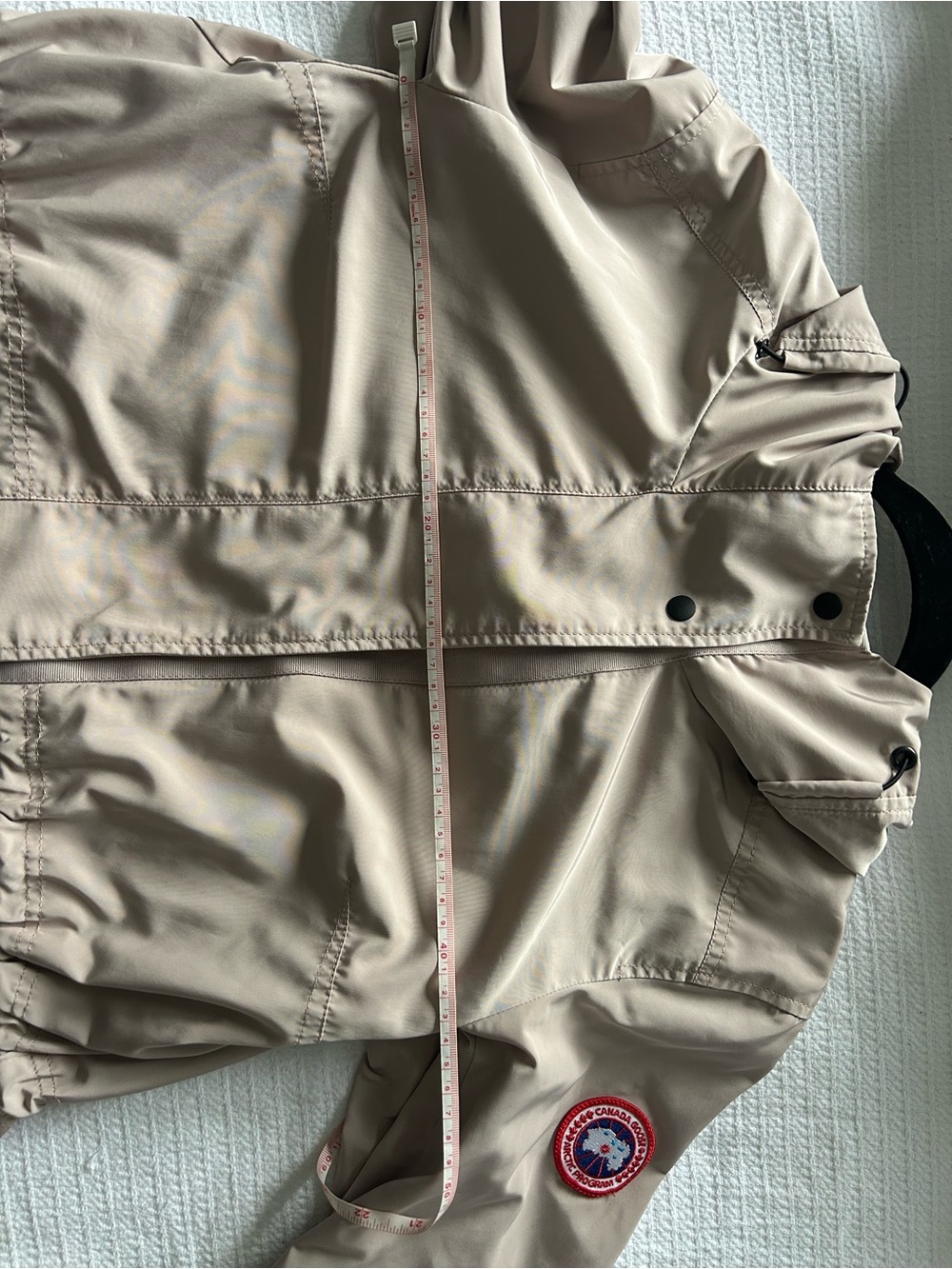 Canada Goose White Care Label with Red Tab Accents with small marks on sleeve. - Picture 7 of 7